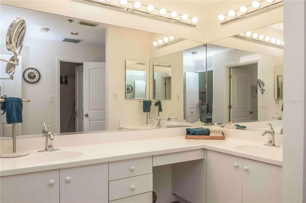 1912 Harbourside Drive Longboat Key FL 34228