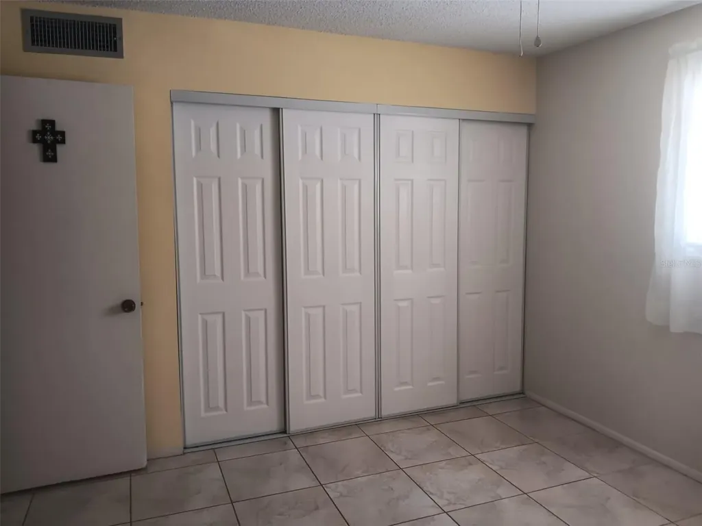 2806 N Powers Drive Orlando FL 32818
