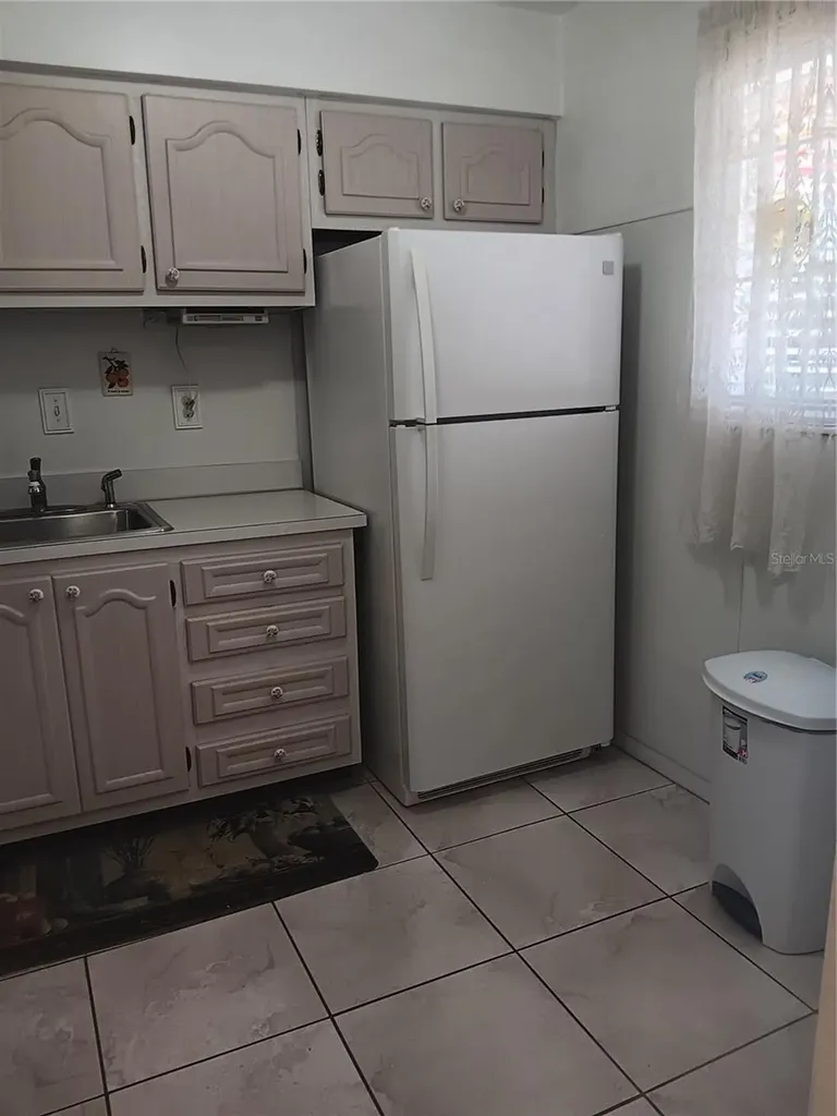 2806 N Powers Drive Orlando FL 32818