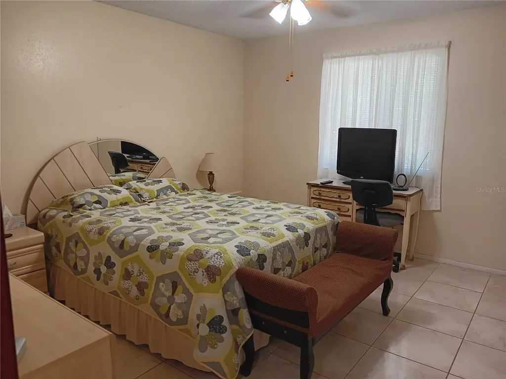 2806 N Powers Drive Orlando FL 32818