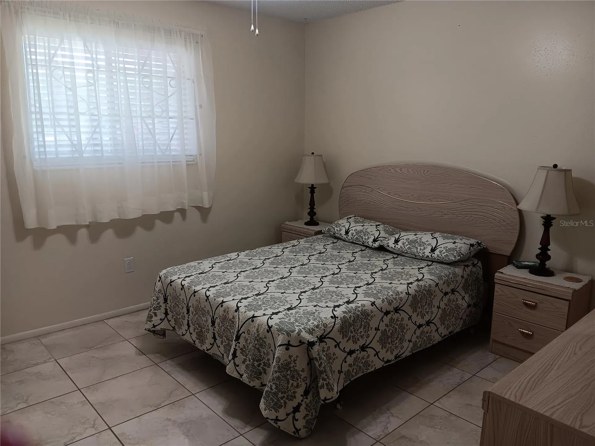 2806 N Powers Drive Orlando FL 32818