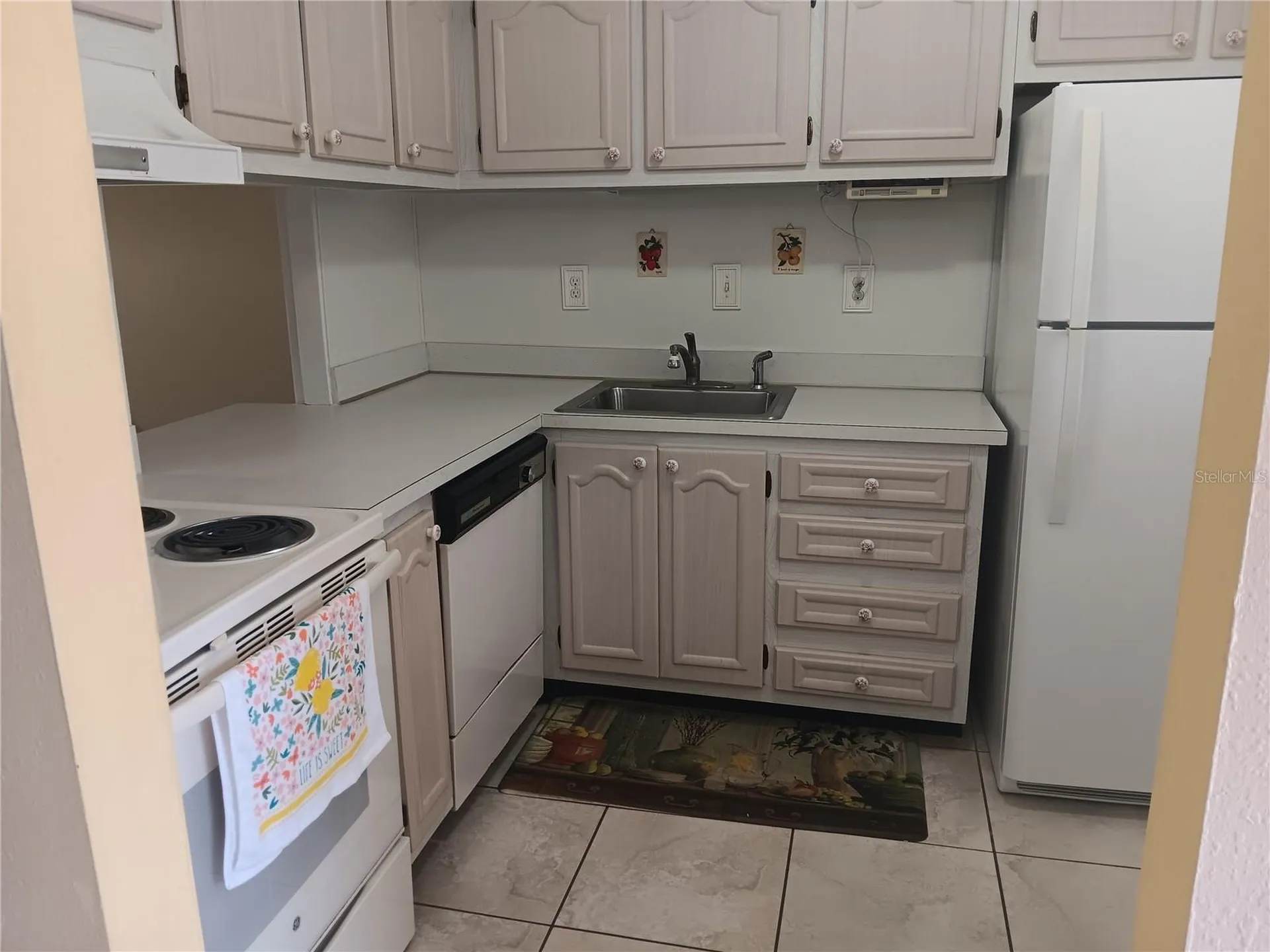 2806 N Powers Drive Orlando FL 32818