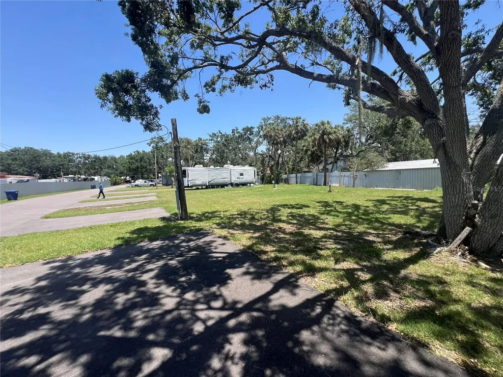 11224 Restwood Drive Gibsonton FL 33534