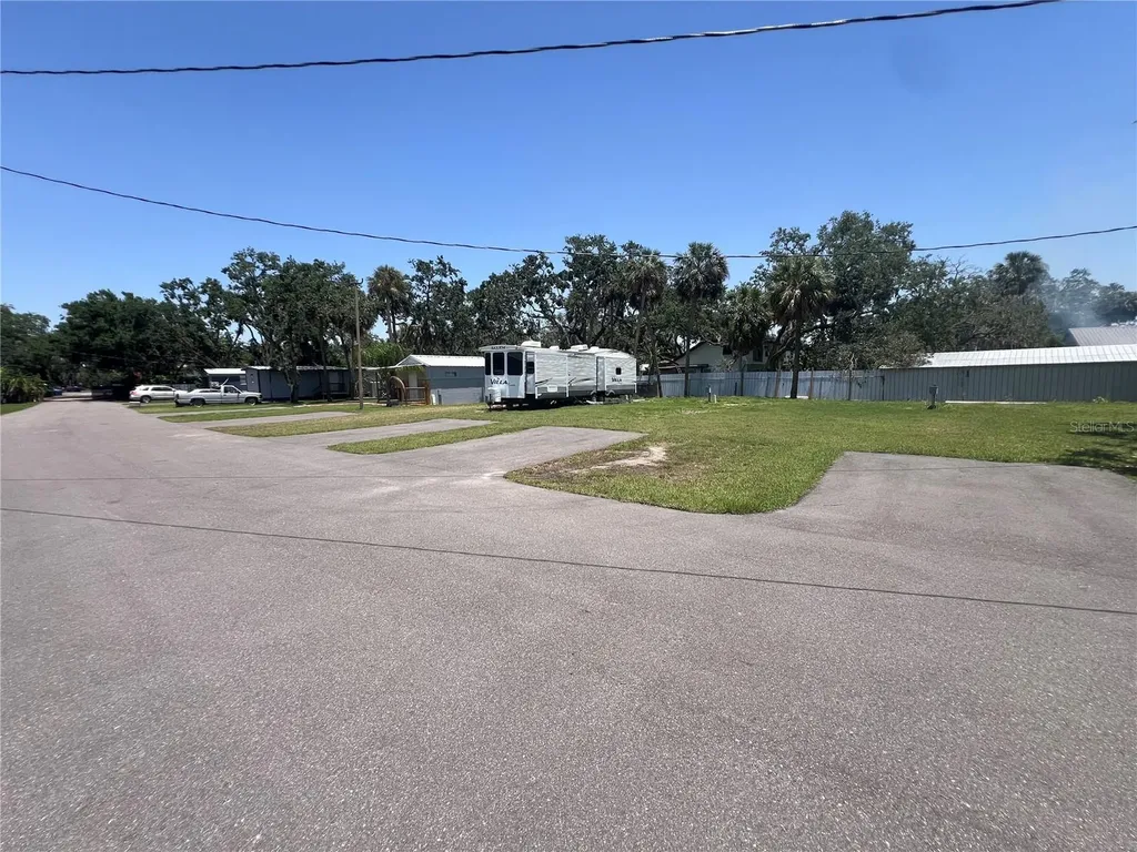 11224 Restwood Drive Gibsonton FL 33534