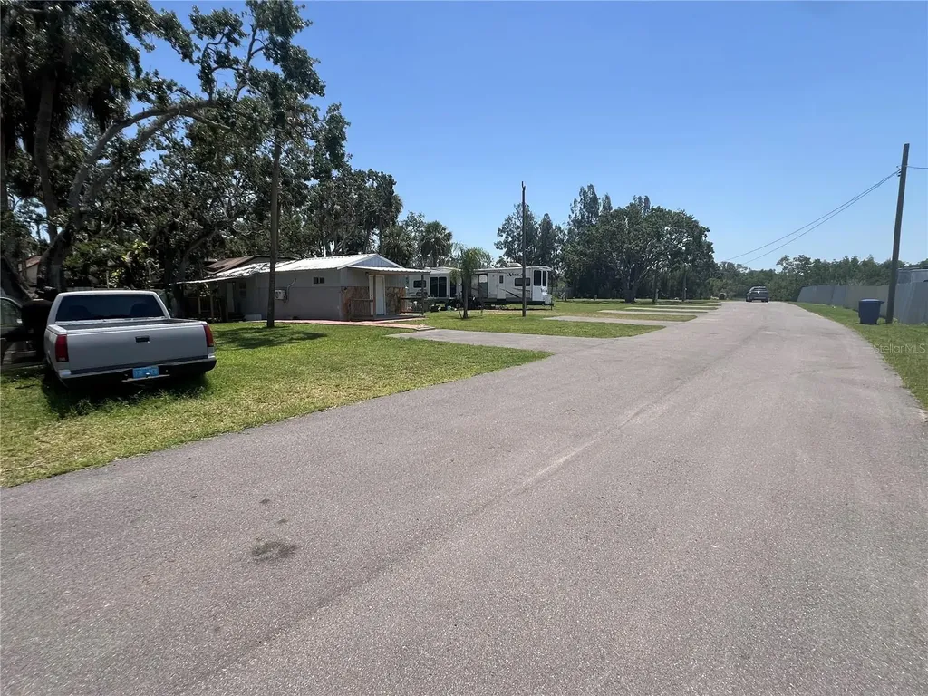 11224 Restwood Drive Gibsonton FL 33534