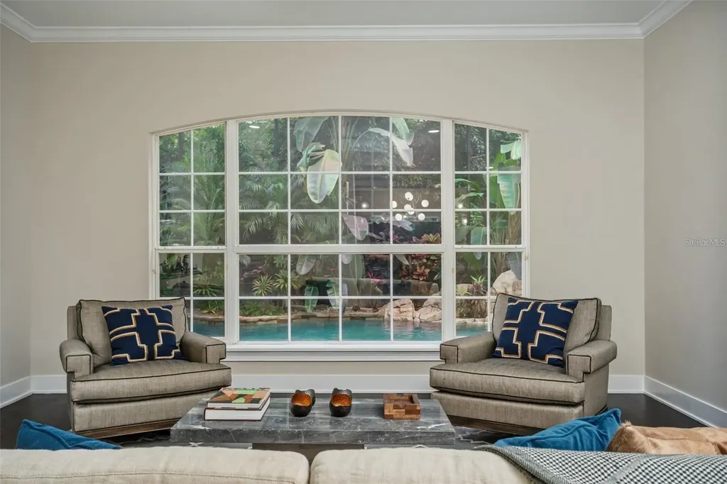 8704 Crestgate Circle Orlando FL 32819