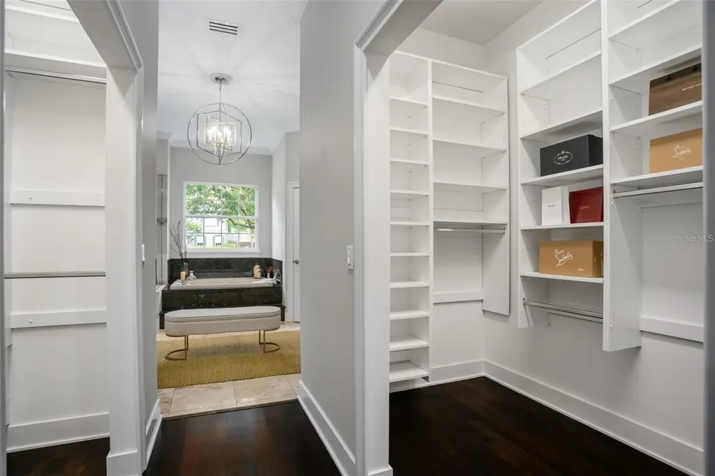 8704 Crestgate Circle Orlando FL 32819