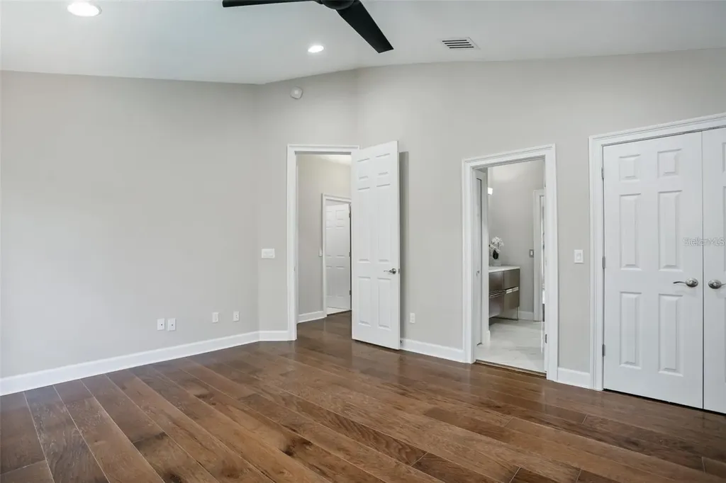 8704 Crestgate Circle Orlando FL 32819