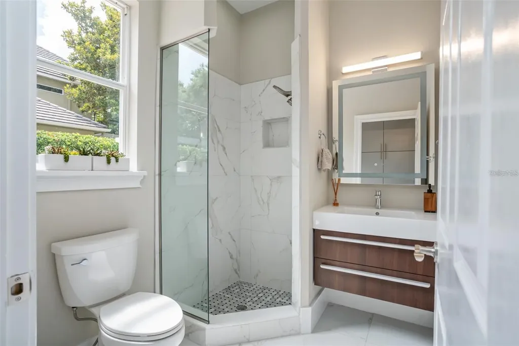 8704 Crestgate Circle Orlando FL 32819