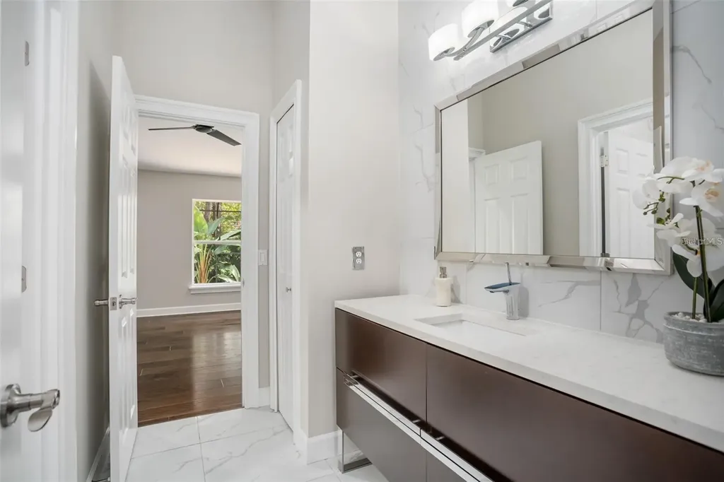 8704 Crestgate Circle Orlando FL 32819