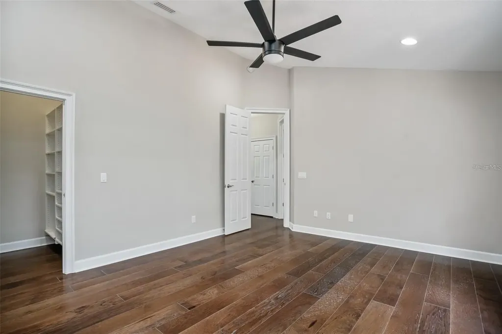 8704 Crestgate Circle Orlando FL 32819