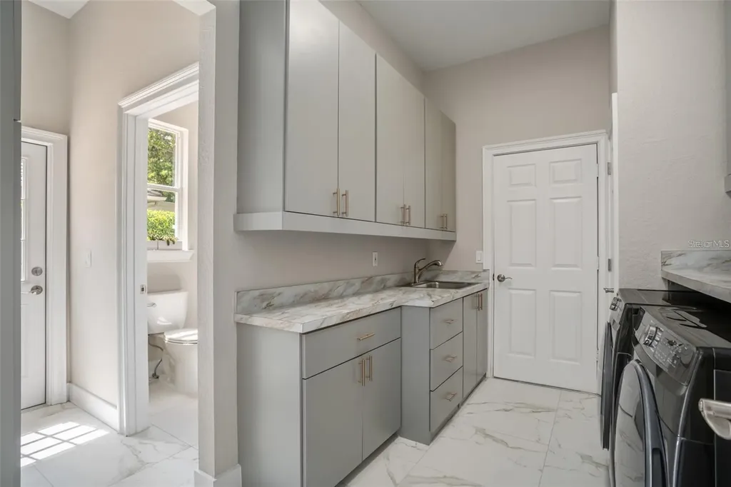 8704 Crestgate Circle Orlando FL 32819