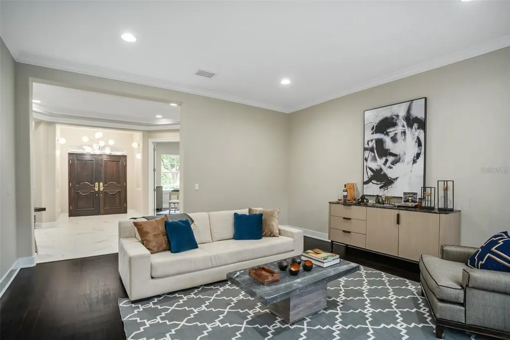 8704 Crestgate Circle Orlando FL 32819