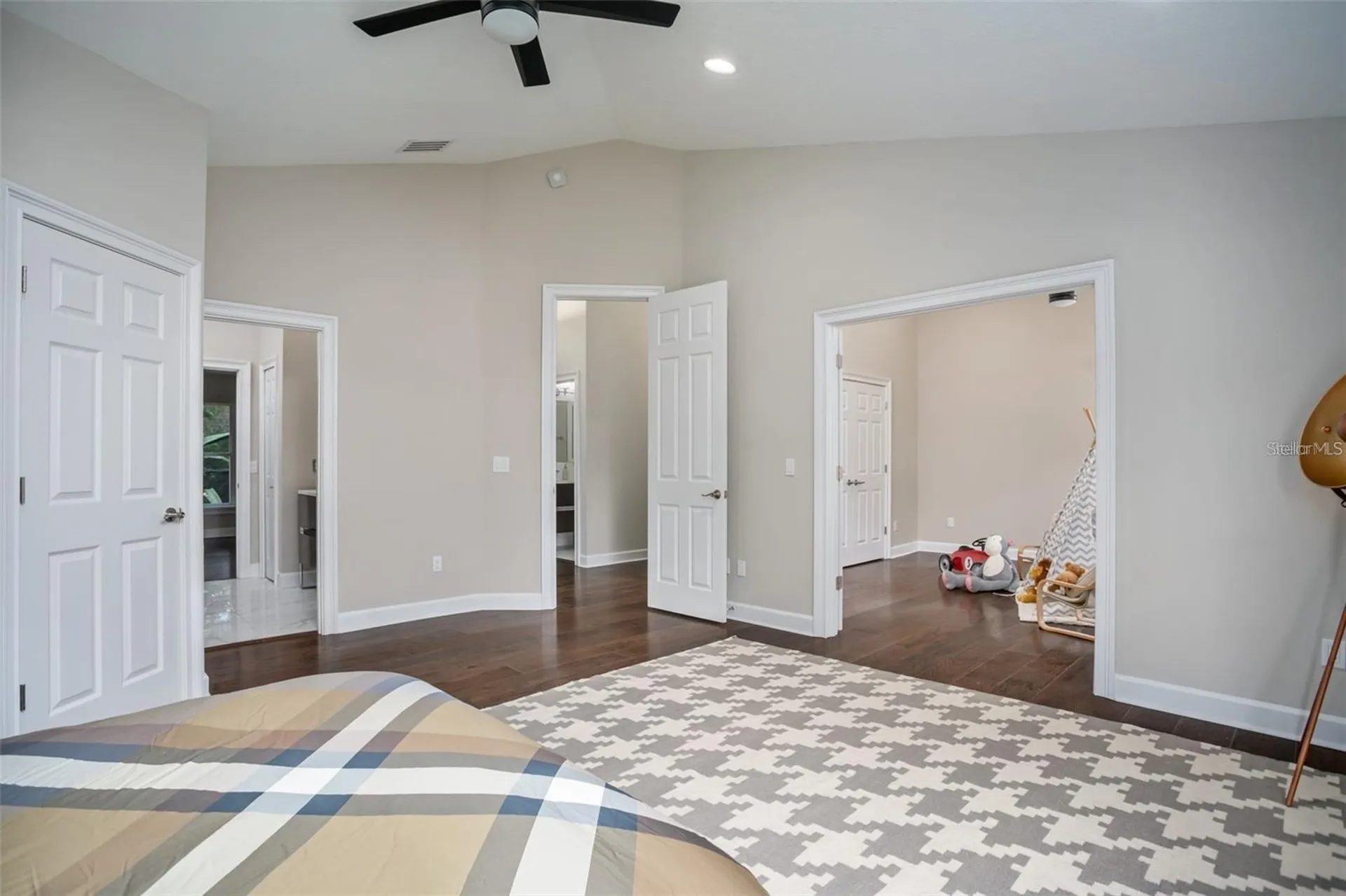 8704 Crestgate Circle Orlando FL 32819