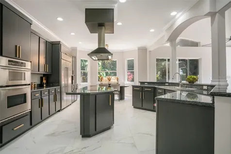 8704 Crestgate Circle Orlando FL 32819