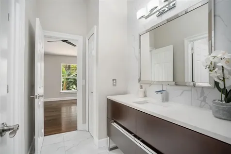 8704 Crestgate Circle Orlando FL 32819