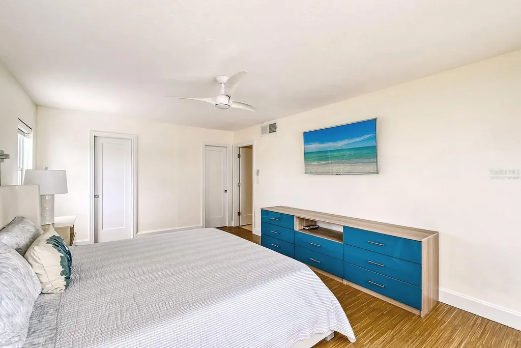 660 Golden Gate Point Sarasota FL 34236