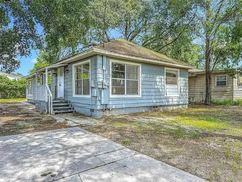 8614 N Orangeview Avenue Tampa FL 33617