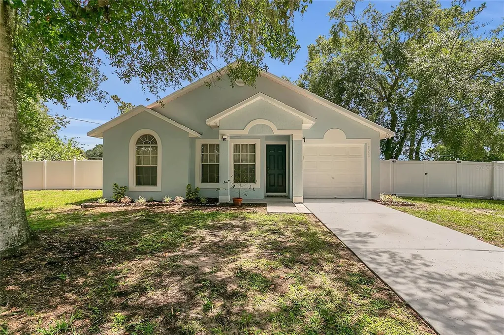 18504 Washington Avenue Orlando FL 32820