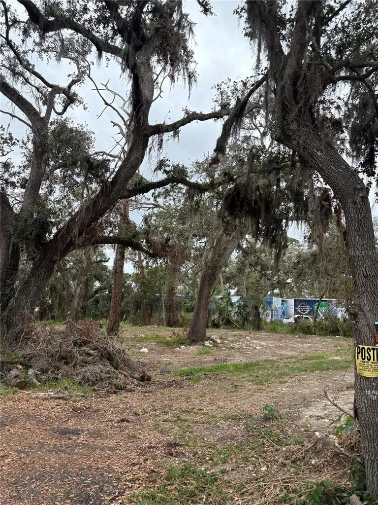 1622 51st Avenue E Bradenton FL 34203