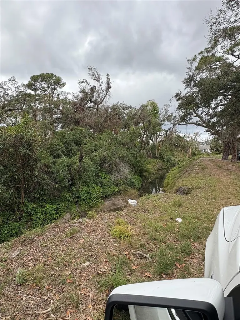 1622 51st Avenue E Bradenton FL 34203