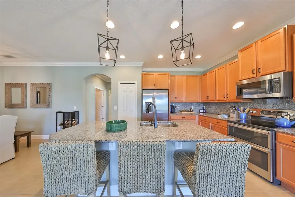 611 Chipper Drive Sun City Center FL 33573