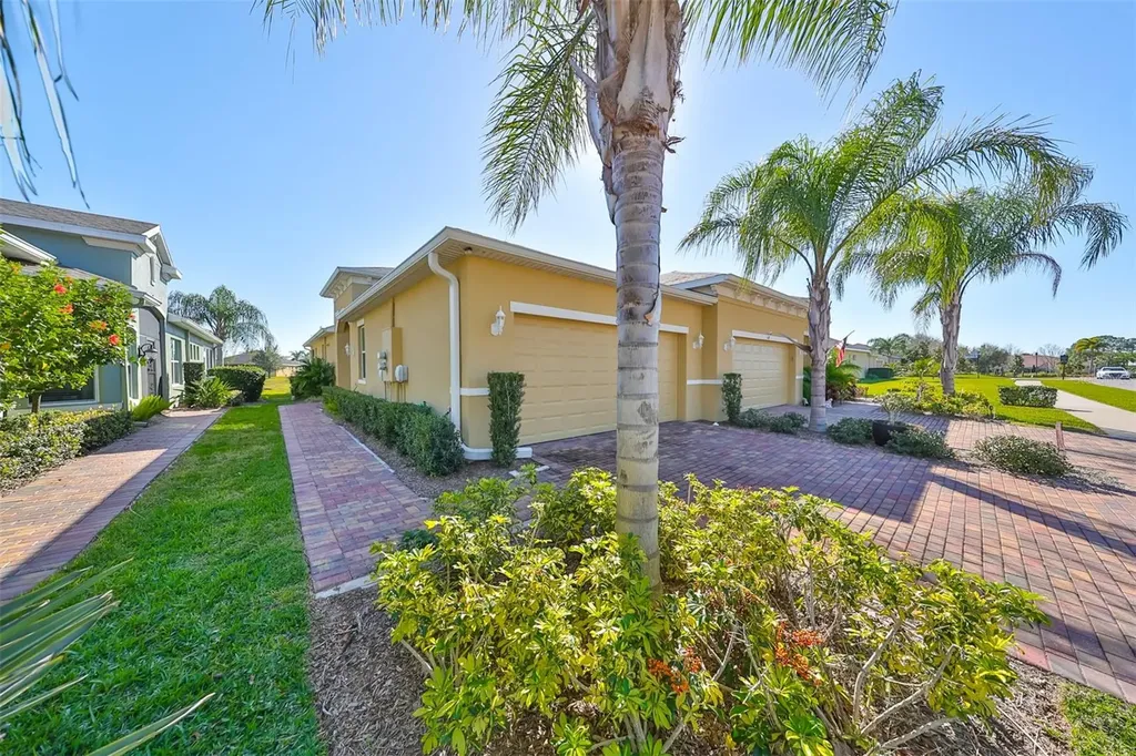 611 Chipper Drive Sun City Center FL 33573