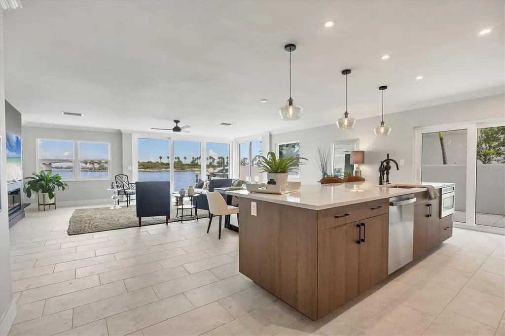 226 Golden Gate Point Sarasota FL 34236