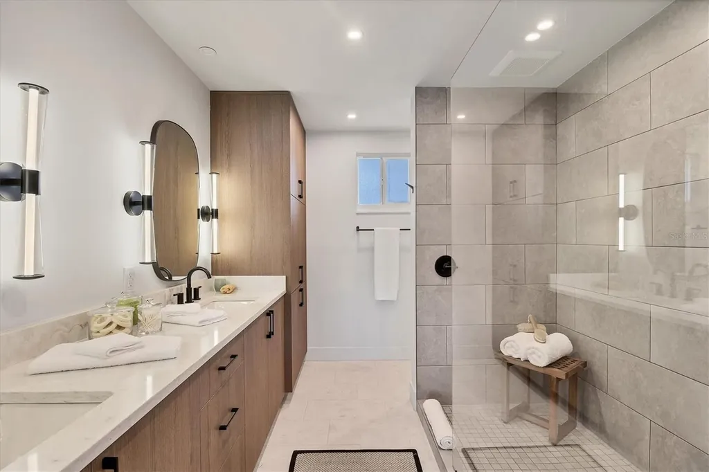 226 Golden Gate Point Sarasota FL 34236