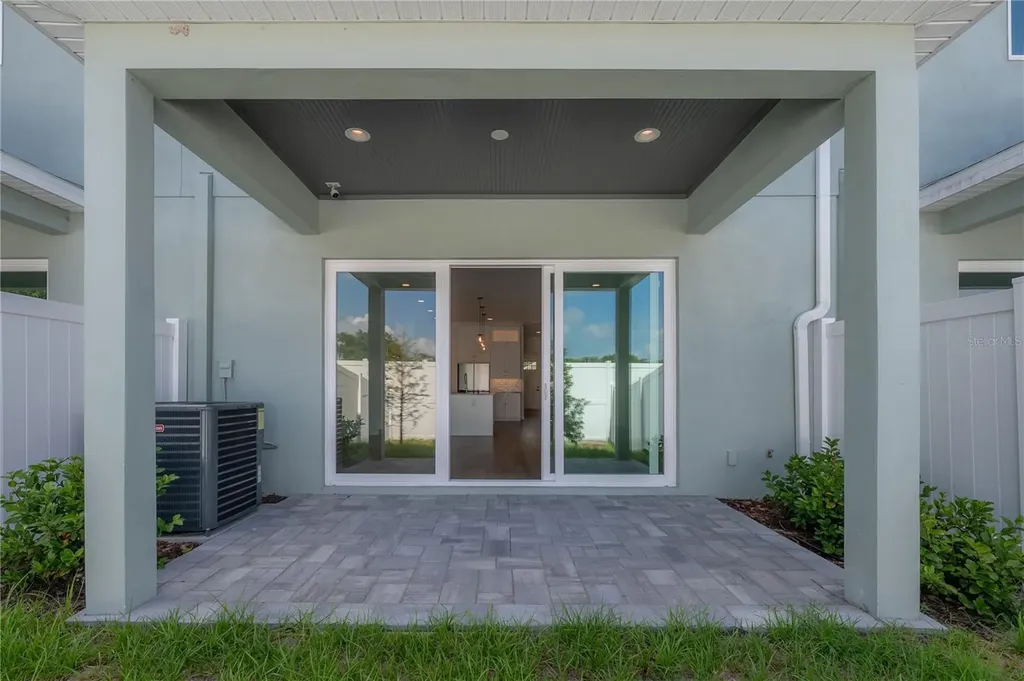 5530 N 9th Street Tampa FL 33604