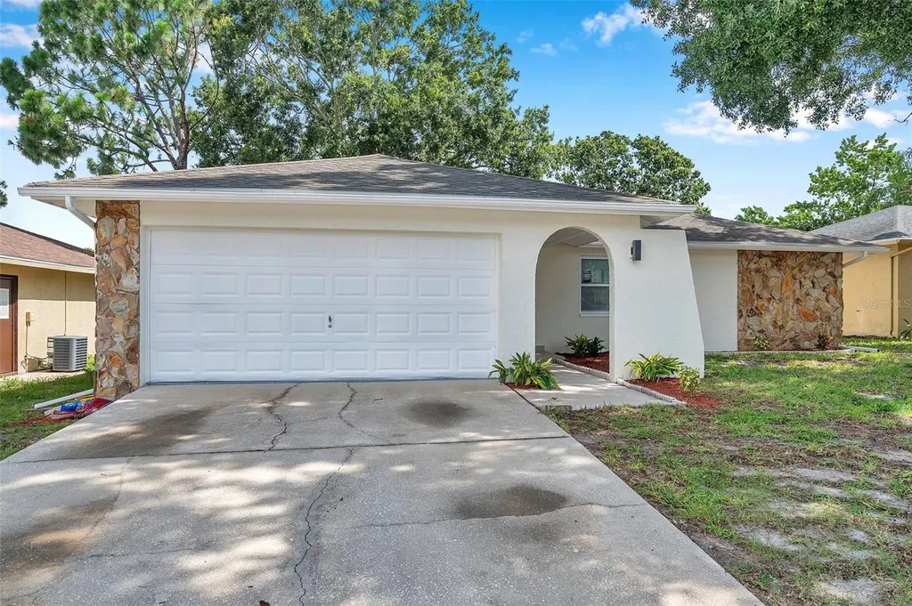 2585 Ridge Lane Palm Harbor FL 34684
