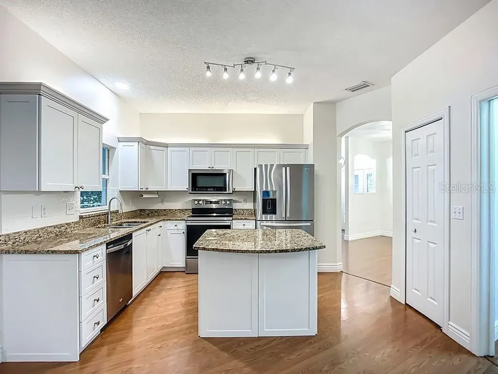 1103 Woodview Way Bradenton FL 34212