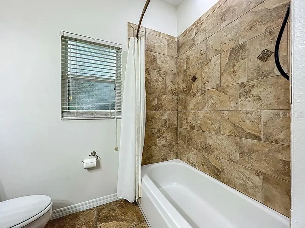 1103 Woodview Way Bradenton FL 34212