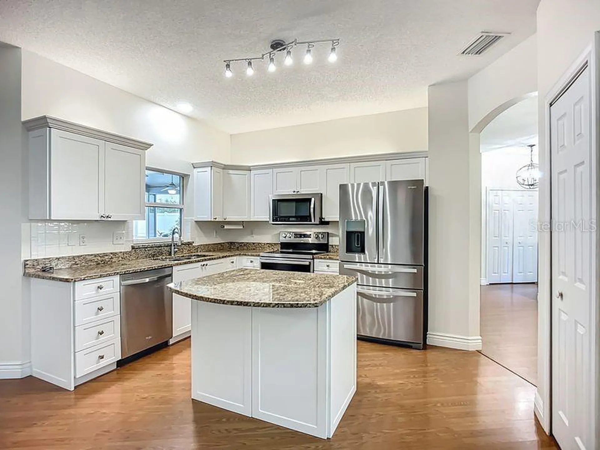 1103 Woodview Way Bradenton FL 34212