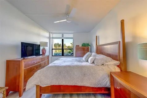 400 Island Way Clearwater Beach FL 33767
