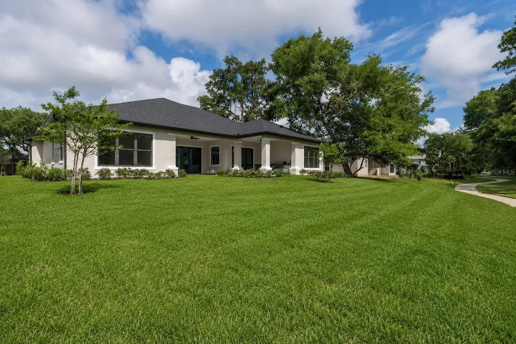 17 Old Oak Drive N Palm Coast FL 32137