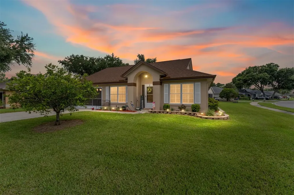 2121 Vindale Road Tavares FL 32778