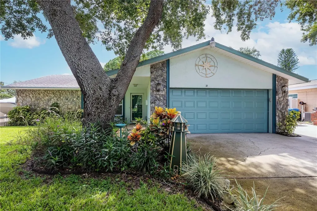 5319 Cordova Way S St Petersburg FL 33712