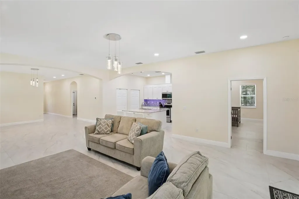 33433 Loop Court Webster FL 33597