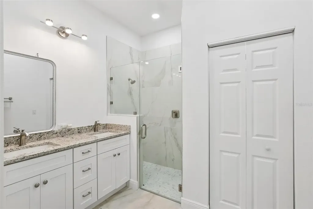 33433 Loop Court Webster FL 33597