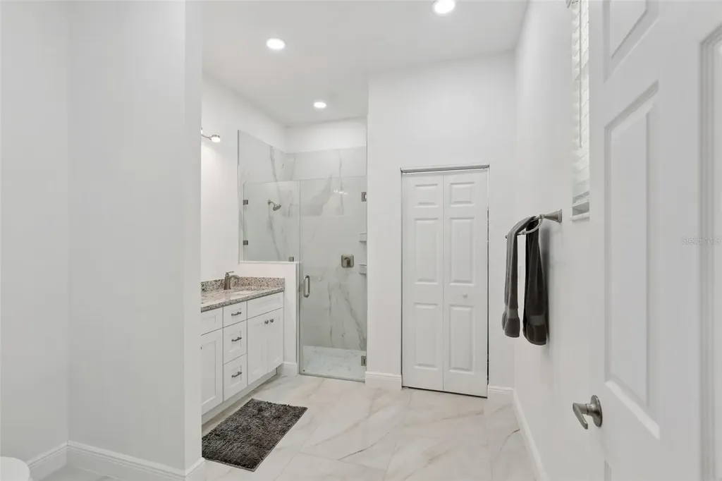 33433 Loop Court Webster FL 33597