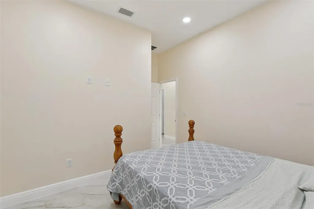 33433 Loop Court Webster FL 33597