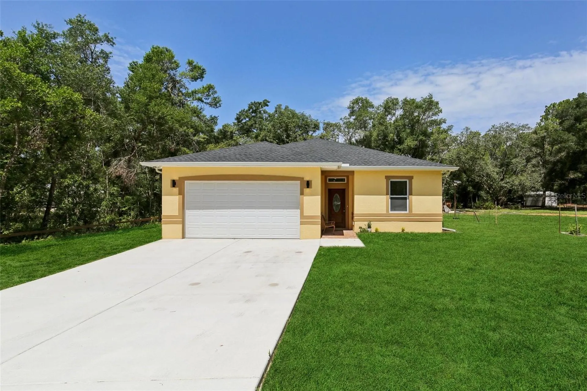 33433 Loop Court Webster FL 33597