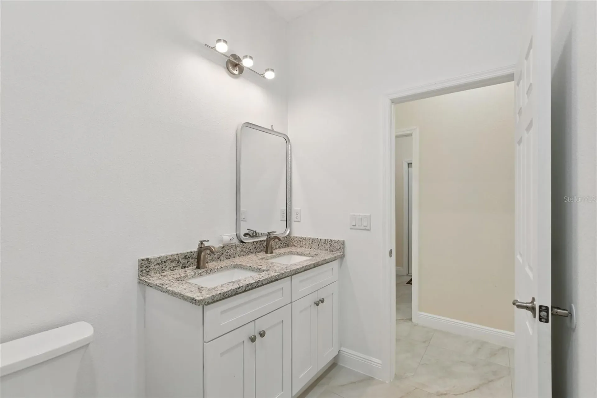 33433 Loop Court Webster FL 33597