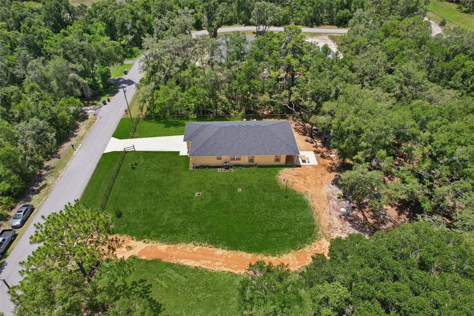 33433 Loop Court Webster FL 33597