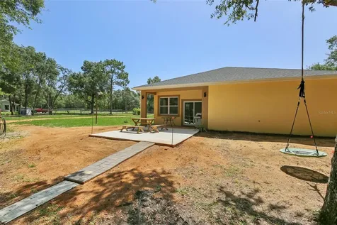 33433 Loop Court Webster FL 33597