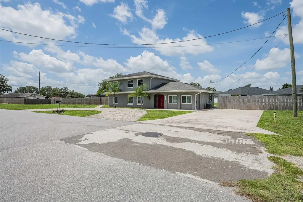 252 W Brookins Avenue Eagle Lake FL 33839