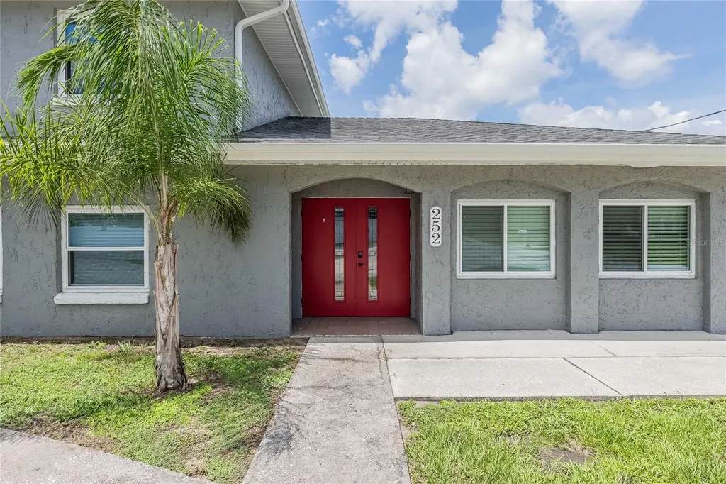 252 W Brookins Avenue Eagle Lake FL 33839