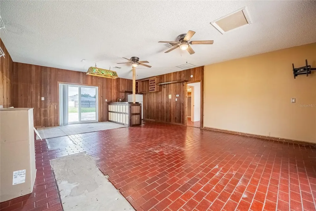252 W Brookins Avenue Eagle Lake FL 33839