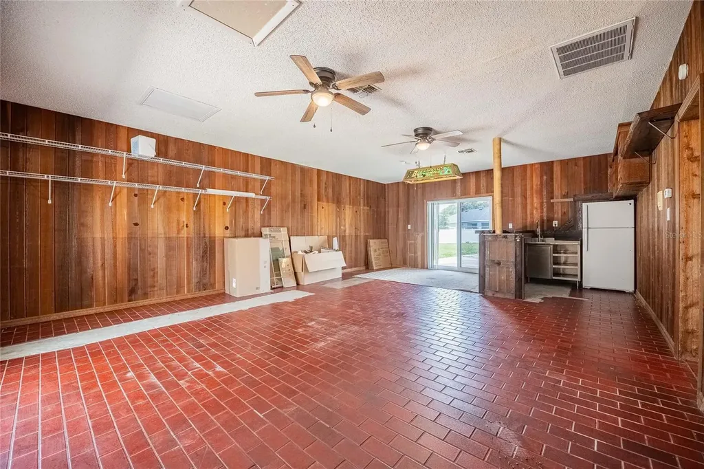 252 W Brookins Avenue Eagle Lake FL 33839